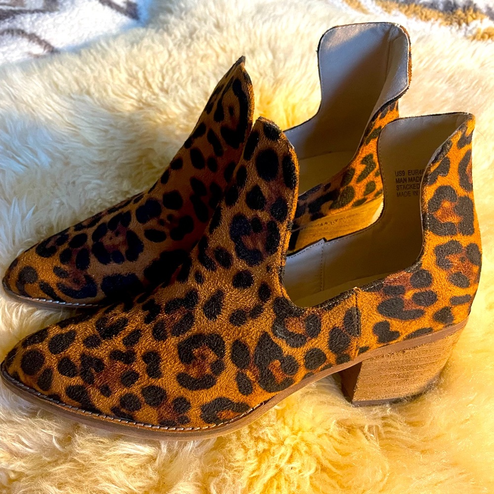 Arider Girl ankle leopard booties!